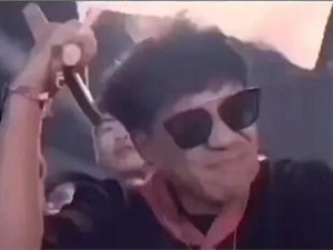 精英在Clubhouse凡尔赛，屌丝在淘宝微信倒卖邀请码